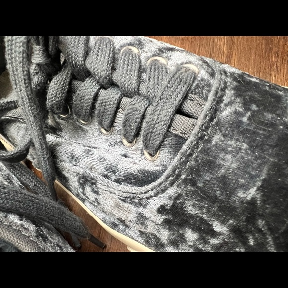 Mossimo Supply Co Sneakers SZ 9 - Picture 4 of 7